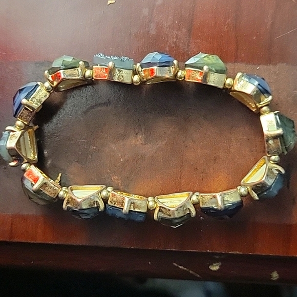 Womens Bracelet different types of stones - Picture 6 of 9